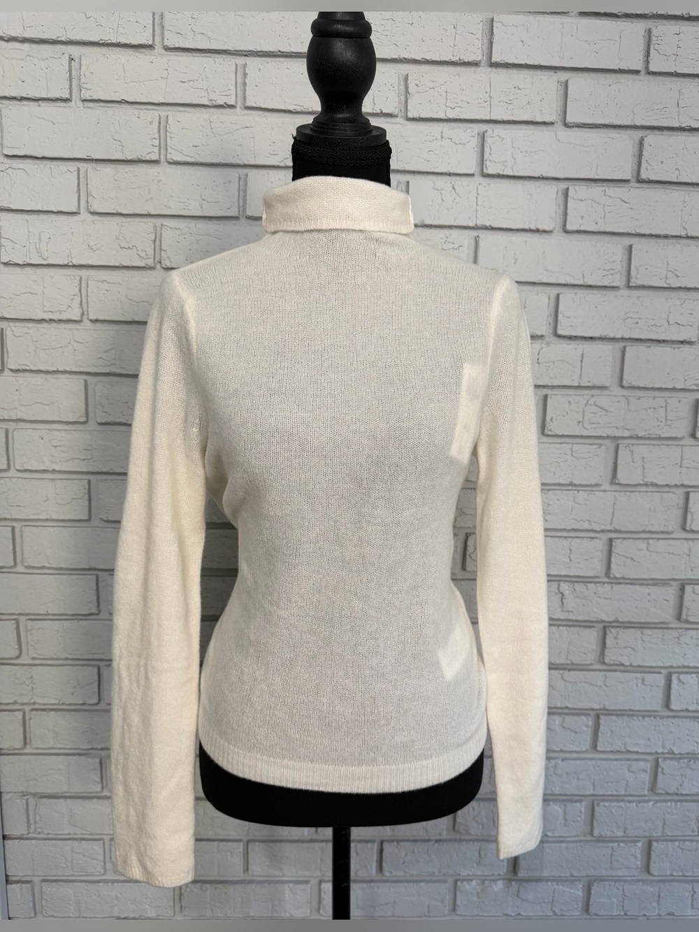 Abercrombie & Fitch Sweater Turtleneck Small Women’s Ivory Merino Wool